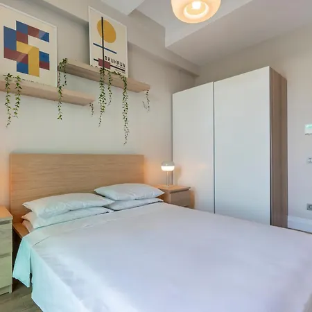 Luxury With Maxi's 1-bed Pool, Free Spa, Fitness, Access In Aksu